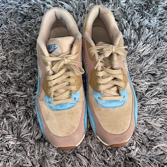 Nike Shoes - Air Max 90 suede and texture signs of wear in pics